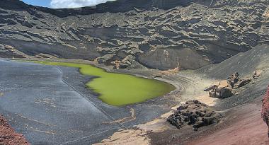 Lanzarote s lagunou El Golfo