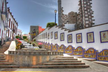 Ulička s vodopádem ve Firgasu, Gran Canaria