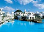 Bazén u hotelu Gran Melia Volcan na ostrově Lanzarote,