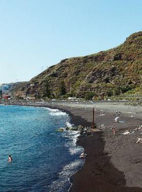 Pohled na pláž na ostrově La Palma