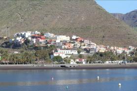 Ostrov La Gomera a jedno z měst